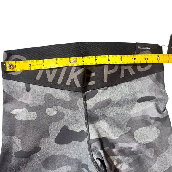 14.  NEW W/ Tag  Nike Women's Pro Icon Clash 7/8 Camo Leggings Size Medium - Picture 7 of 10
